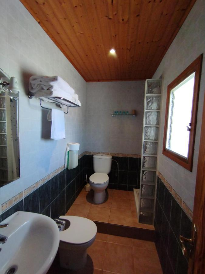 Hostal Restaurant Paca Riumar Buitenkant foto